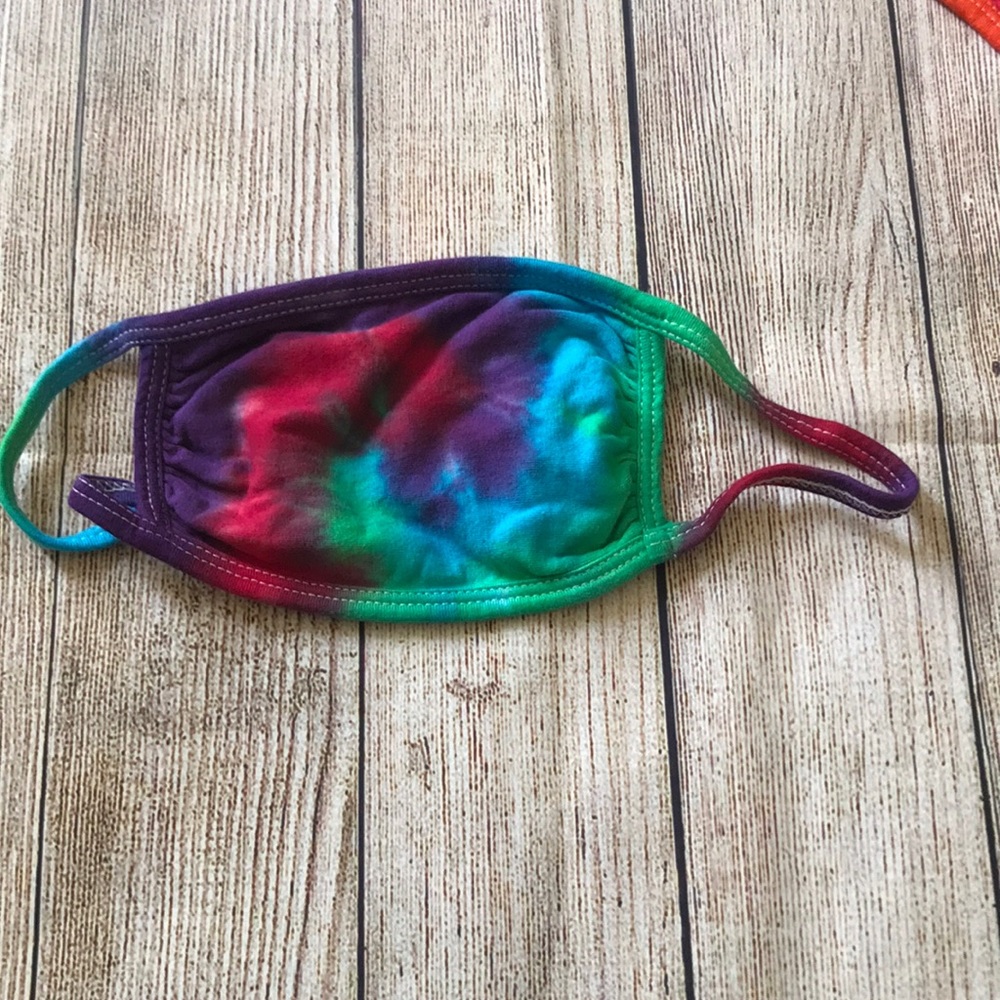 Tie-dye facemask